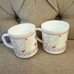 VTG Charming Goose Print White Mugs cottagecore